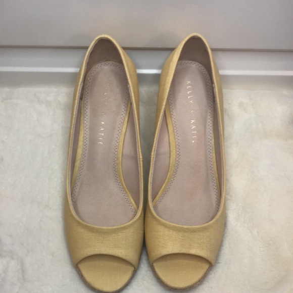 New! Kelly & Katie Kaydena Yellow Wedge - Picture 6 of 12